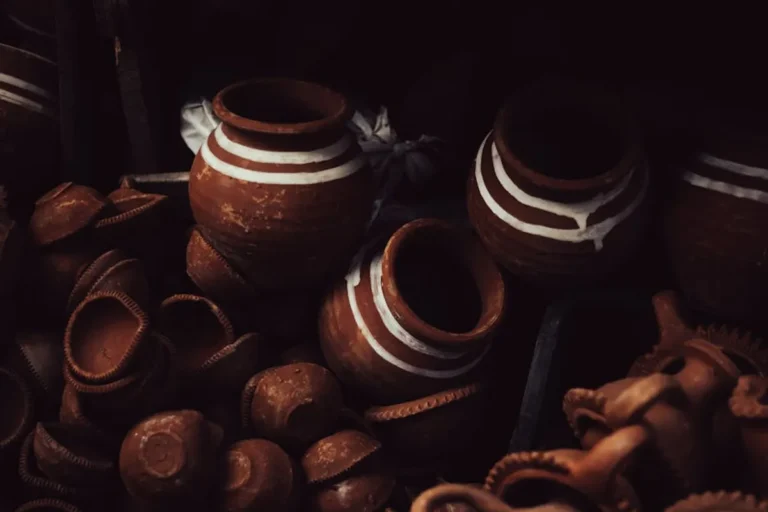 Redware Pottery: Native American Styles Explained